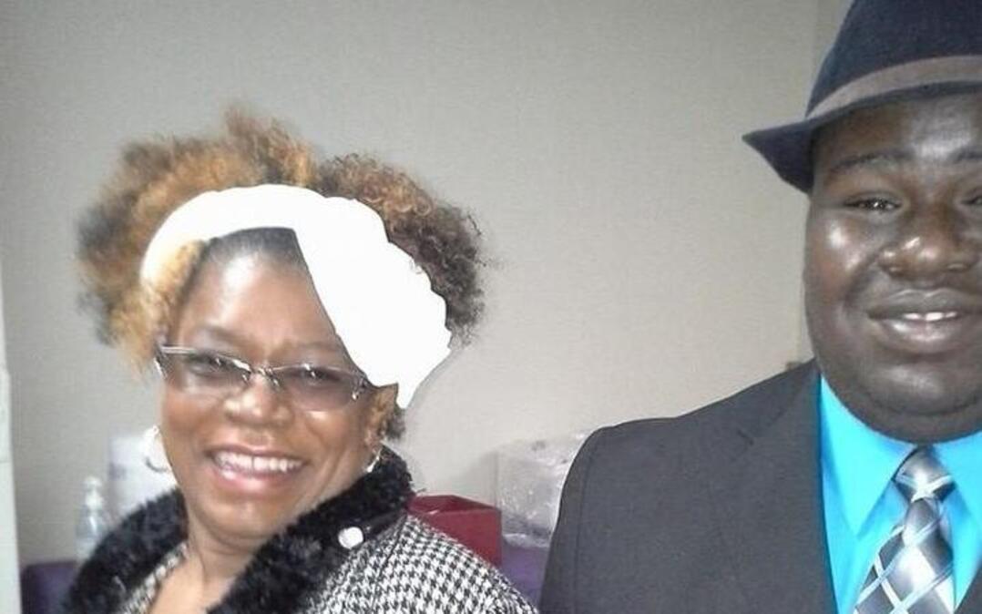 Suzette Ragland and her son, Deonn Carter, share a happy moment before his untimely death.