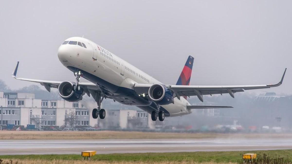 Delta's first Airbus A321 takes to the skies in March 2015.