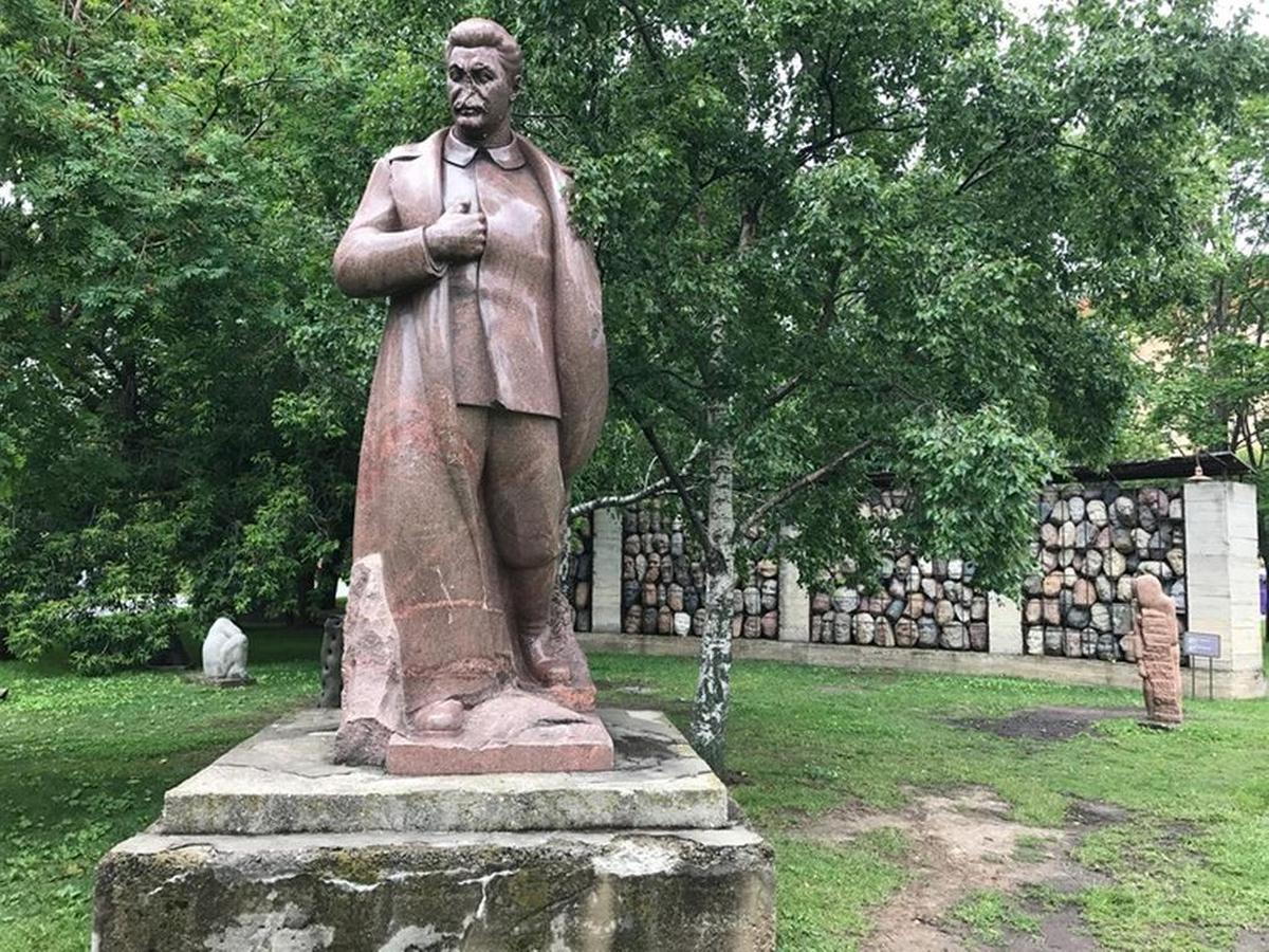 Stalin and his witnesses.