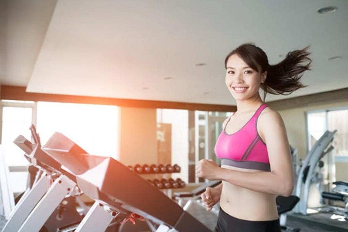 A woman exercising is likely lowering her risk of breast cancer, but a study suggests that inherent fitness is also a factor.