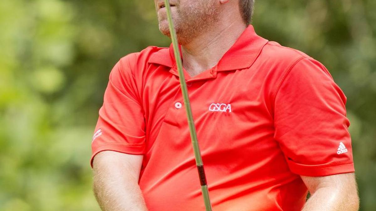 Stan Gann Jr. teamed with Shawn Hodge to shoot a 64 and take a one-stroke lead after the first round of the Peach Blossom Tournament.