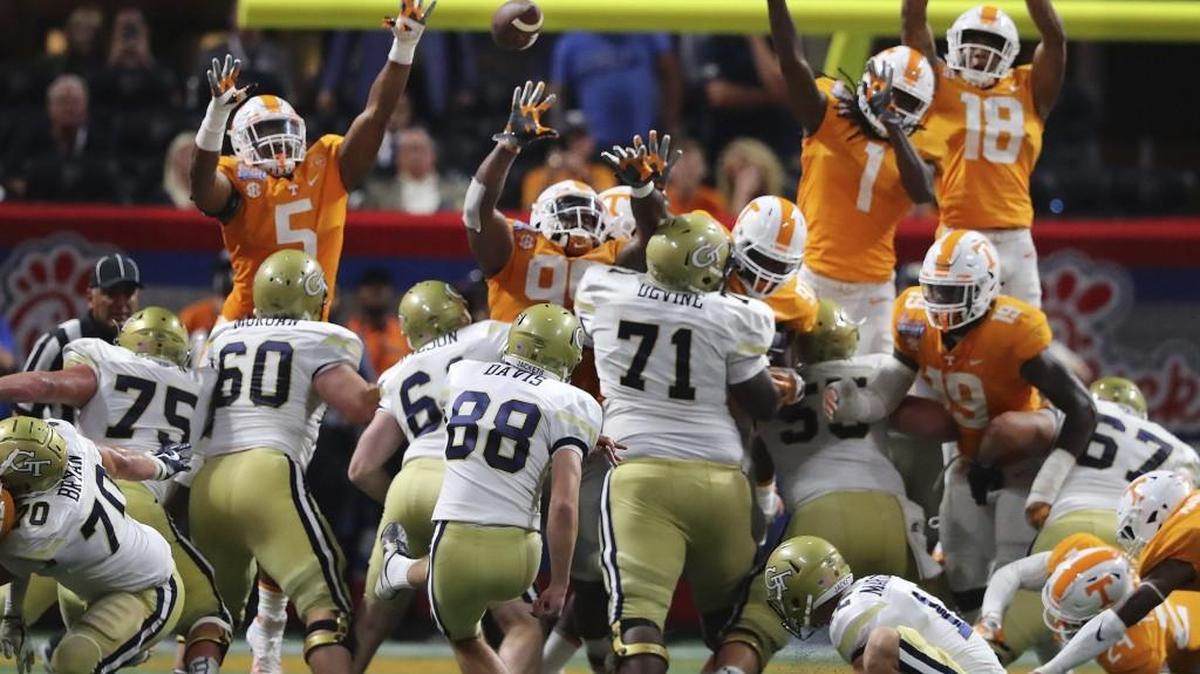 Georgia Tech place-kicker Shawn Davis (88) and the Yellow Jackets will return to action Sept. 23 against Pittsburgh.