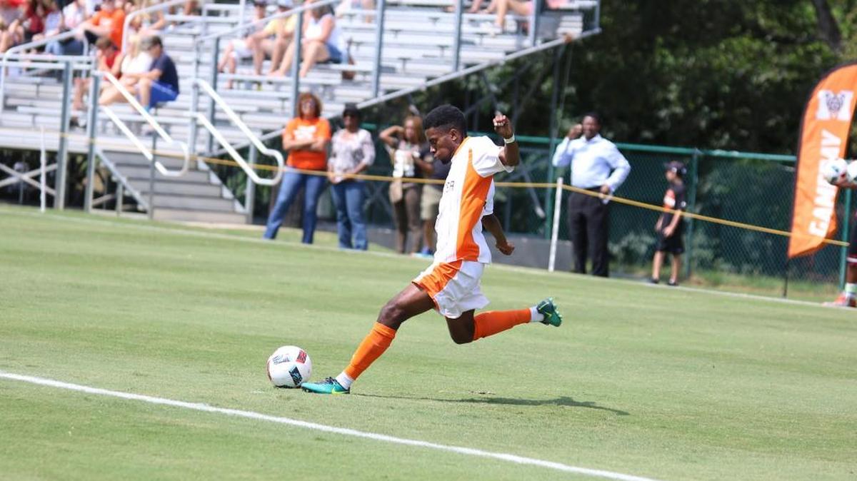 Trenton Whitely and the Mercer Bears face Furman on Tuesday in a key Southern Conference game.