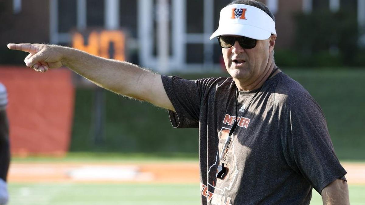 Mercer head coach Bobby Lamb’s Bears have won three straight games.