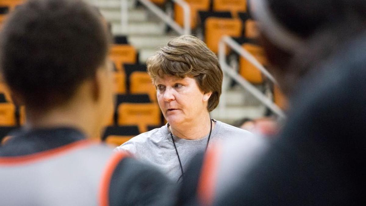 Head coach Susie Gardner talks to players during practice Wednesday at Hawkins Arena.