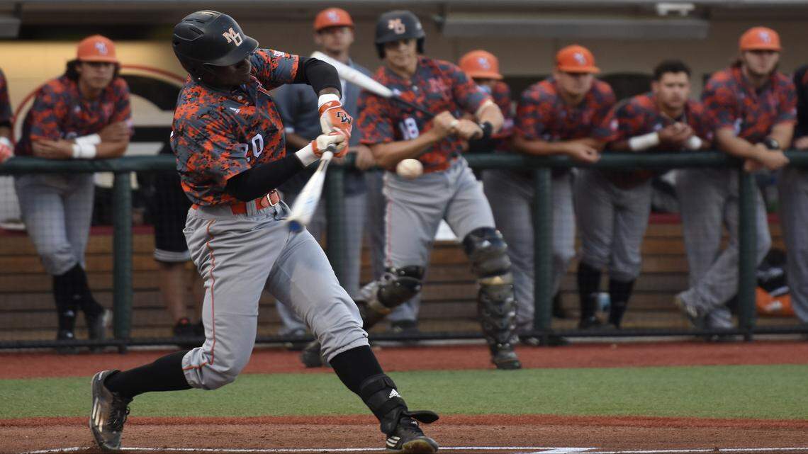 Mercer starts strong, holds off Georgia 