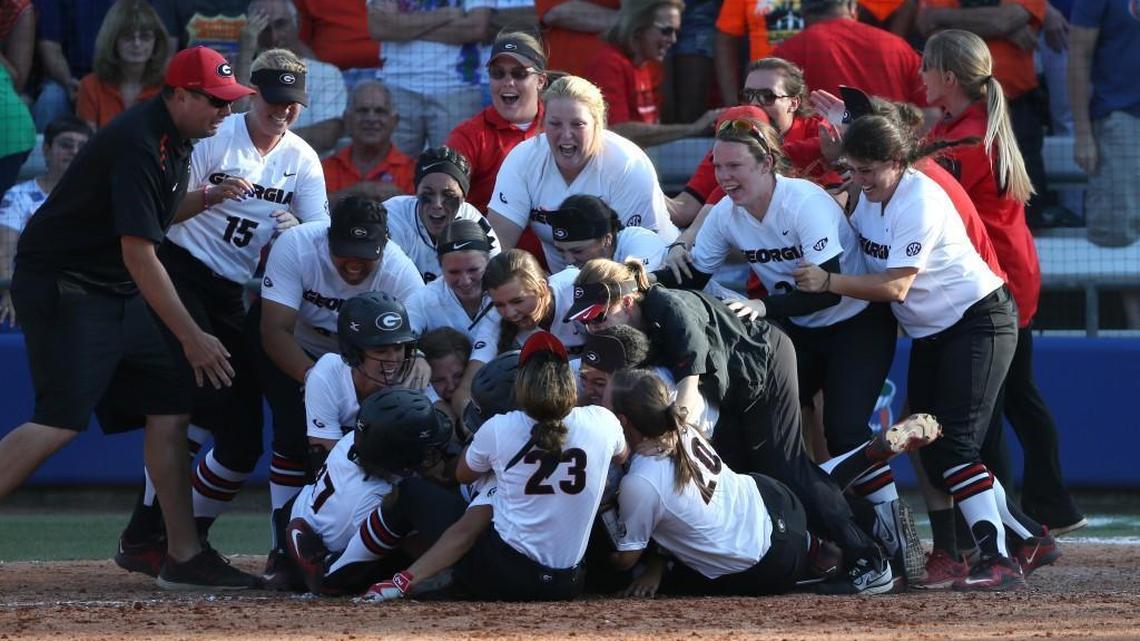 Georgia softball relishes underdog status at Women’s College World Series