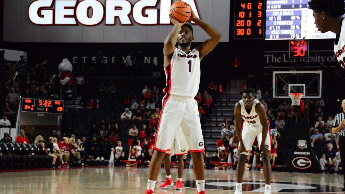 Georgia forward Yante Maten at the free throw line. 