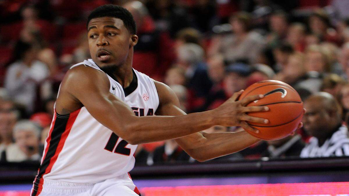 Kenny Gaines spent his first professional season playing with the Antibes Sharks in France. 