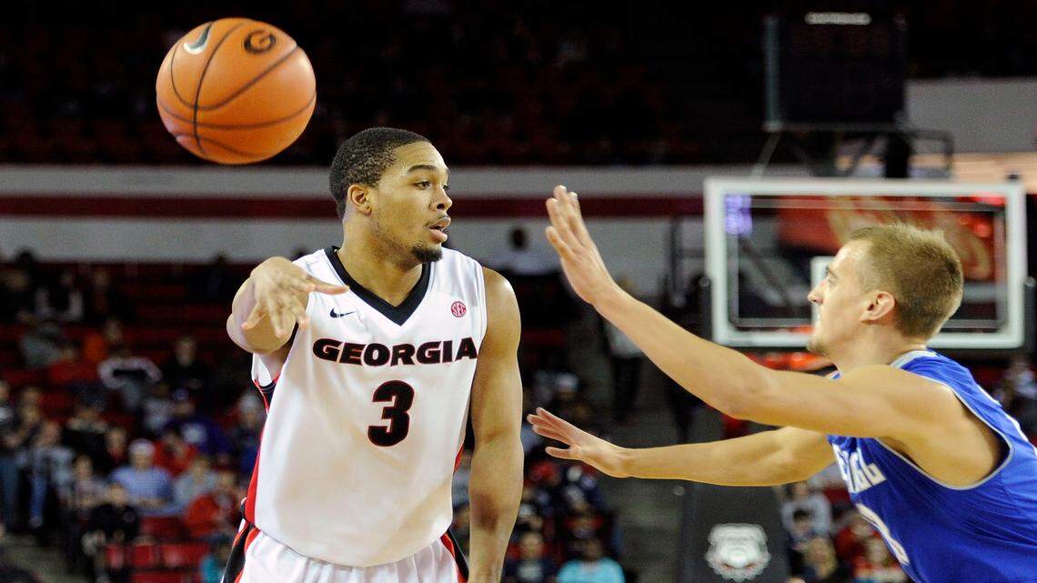 Juwan Parker executes a no-look pass in a 2014 game against Seton Hall. 