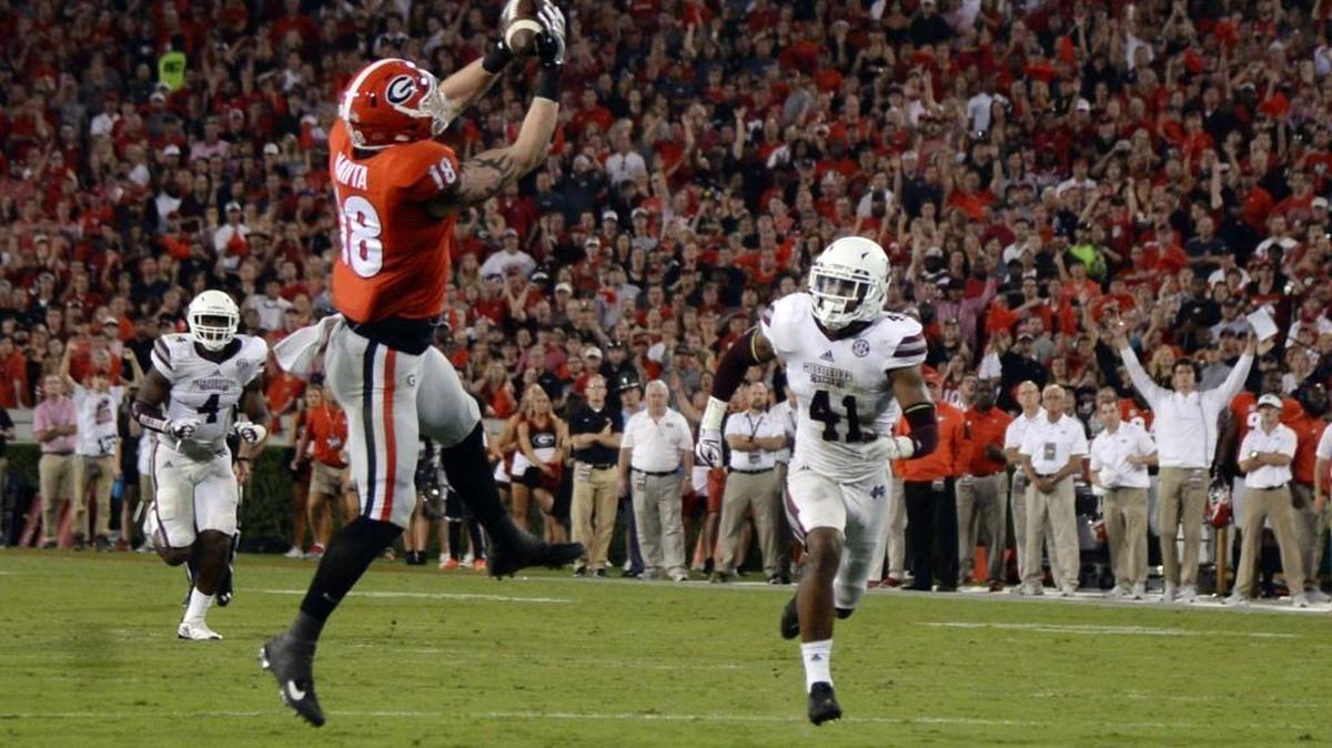 Georgia tight end Isaac Nauta (18) catches a pass from Jake Fromm for a second half touchdown against Mississippi State. Georgia beat Mississippi State, 31-3.
