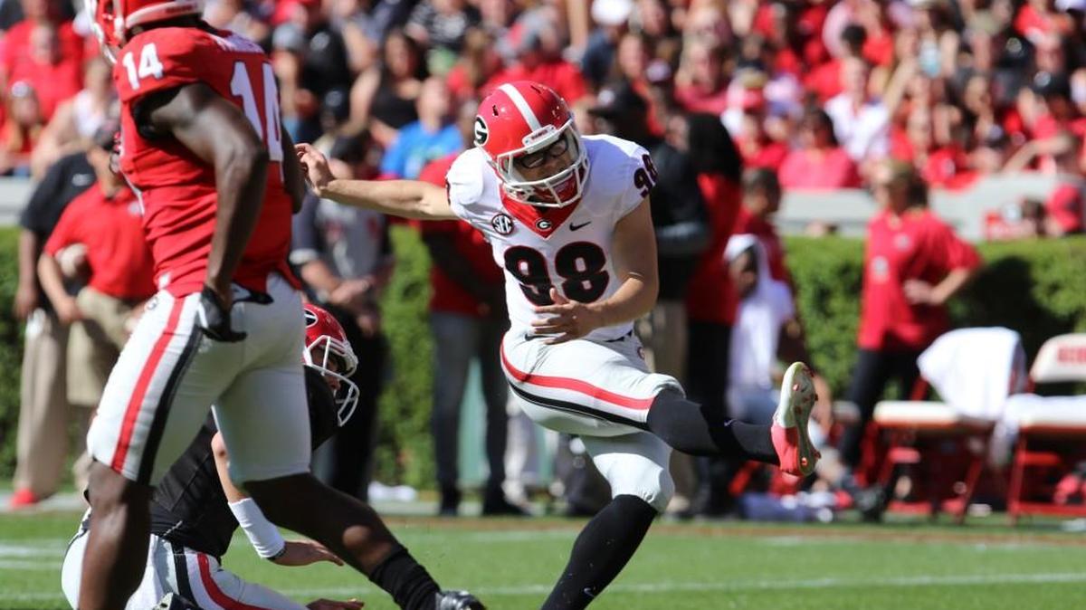 Rodrigo Blankenship attempts a field goal during the 2016 G-Day game.
