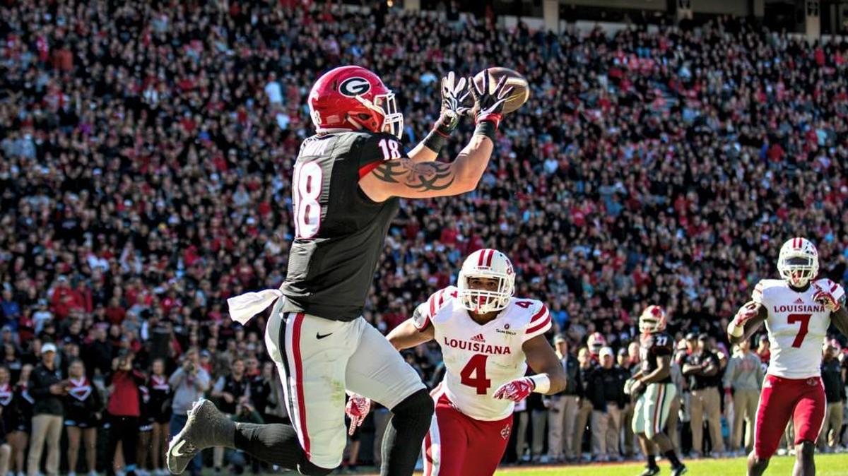 Georgia tight end Isaac Nauta catches a touchdown against Louisiana-Lafayette.