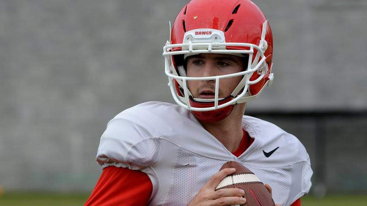 Stetson Bennett is returning to the Georgia Bulldogs after signing during early decision period. He came to Athens as a preferred walk-on in 2017 and later decided to transfer to Jones County Community College.