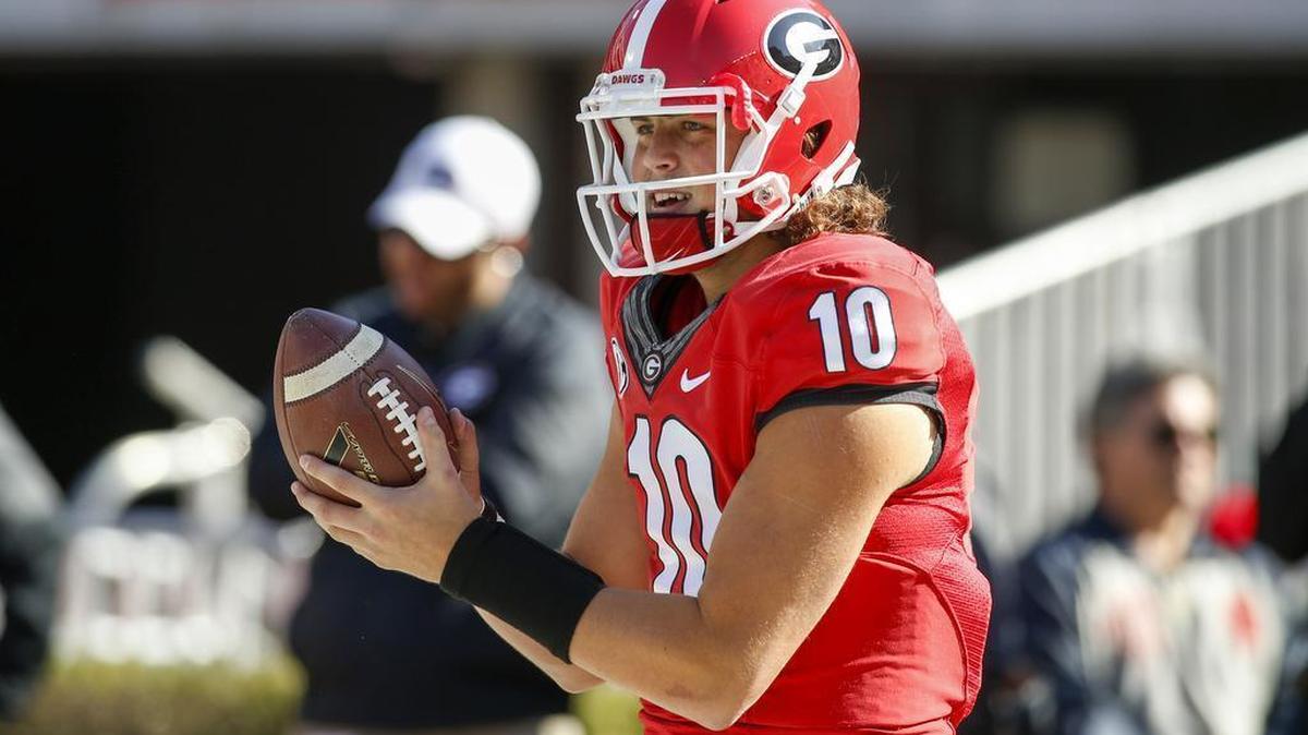 Georgia quarterback Jacob Eason (10) prepares for a game against Georgia Tech.