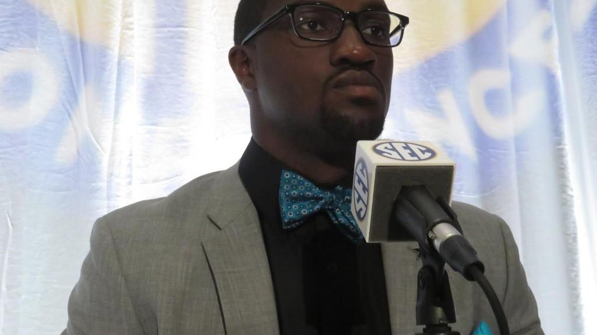 Vanderbilt senior linebacker Oren Burks is one of many Commodores head coach Derek Mason is counting on to help pick up where departed linebacker Zach Cunningham left off.