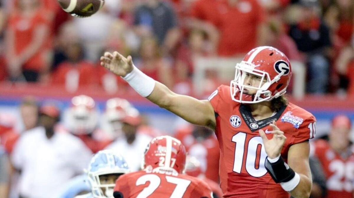 Jacob Eason attempts a pass in Georgia's game against North Carolina. 