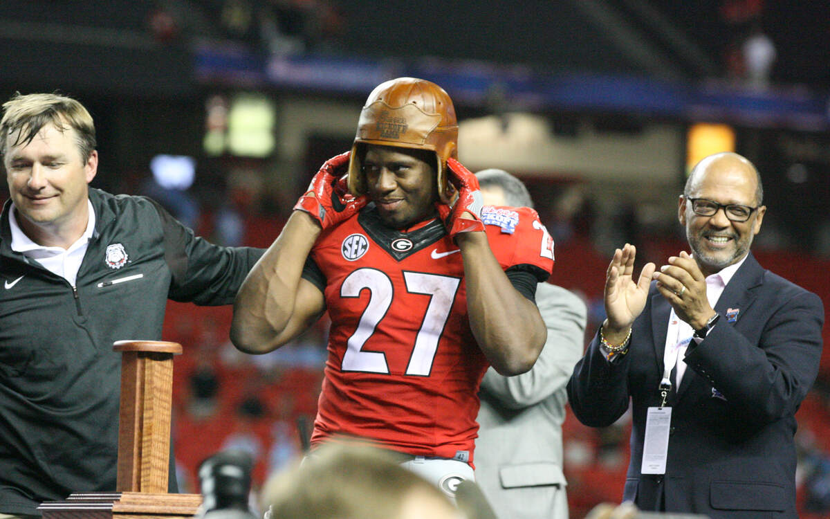 Nick Chubb ran for 222 yards and 2 touchdowns in the Chick-Fil-A Kickoff Game. 