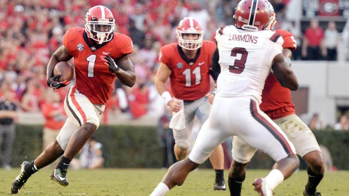 Sony Michel carries the ball in Georgia’s win over South Carolina.