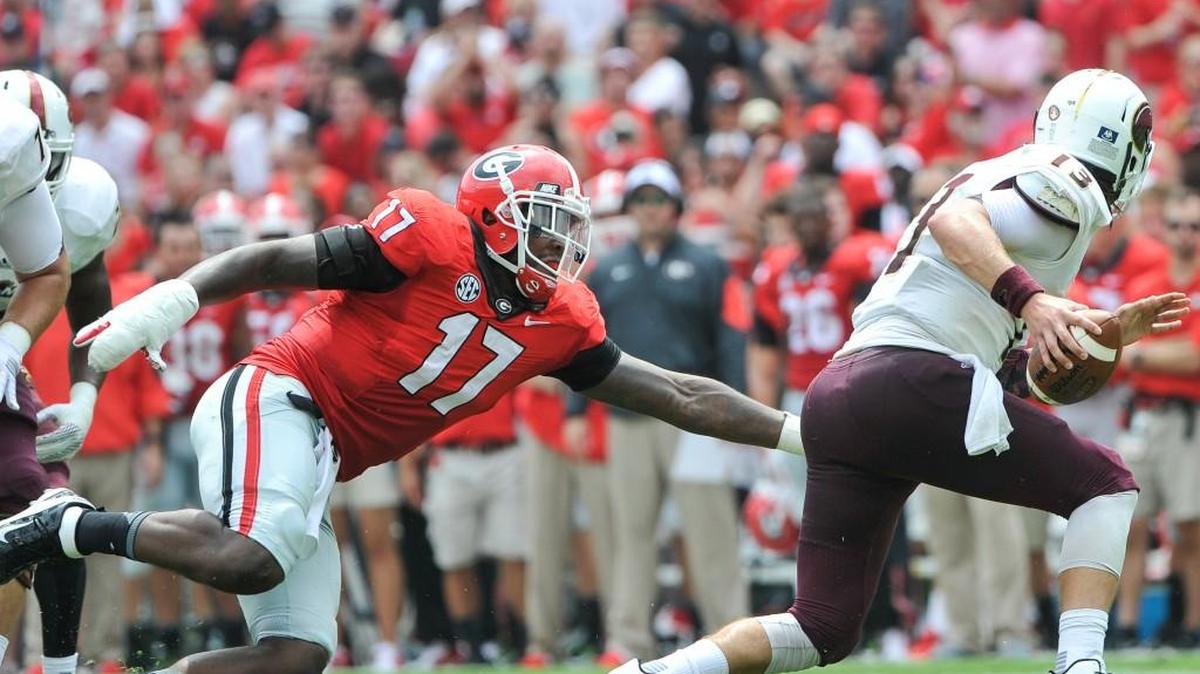 Georgia linebacker Davin Bellamy (17) chases Louisiana Monroe quarterback Garrett Smith (13).
