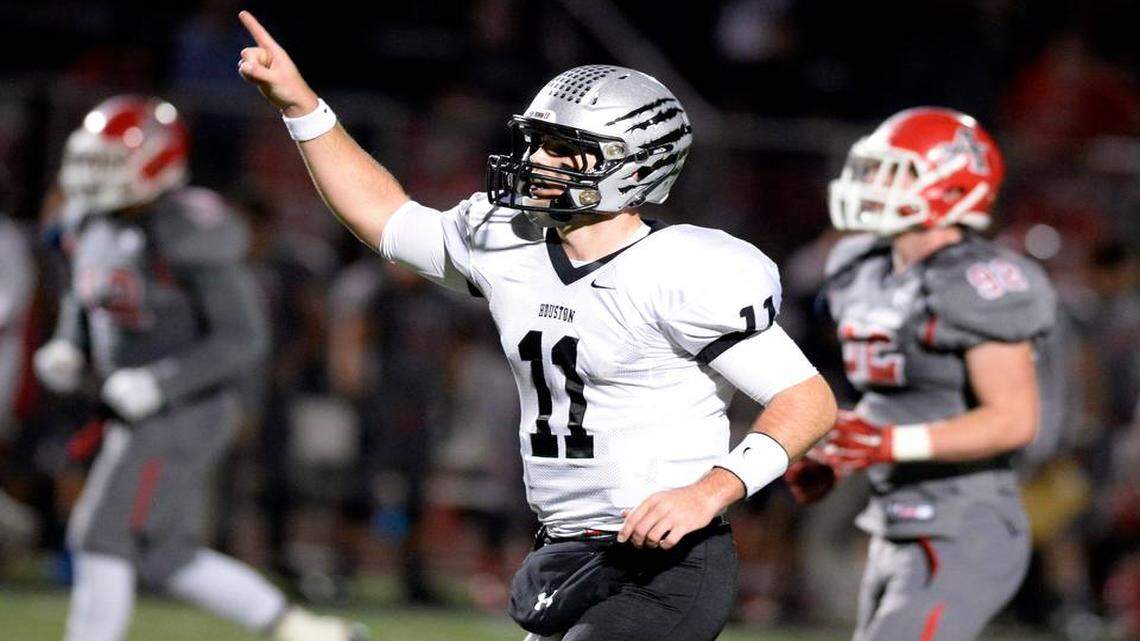 Jake Fromm celebrates after throwing a touchdown against Allatoona. 