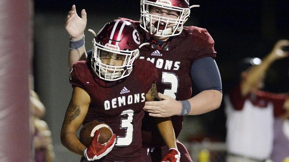 Warner Robins receiver Julius Cobbs (3) and the Demons are off to a 3-0 start.