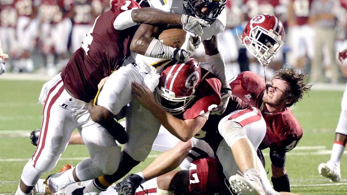 Kearis Jackson (7) is a wide receiver at Peach County, but he was in the backfield for many snaps in 2016.