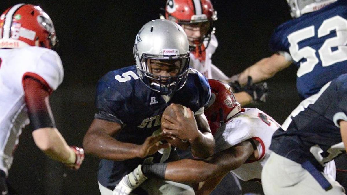 Stratford running back Deondre Duehart, center, and the Eagles are 7-0.