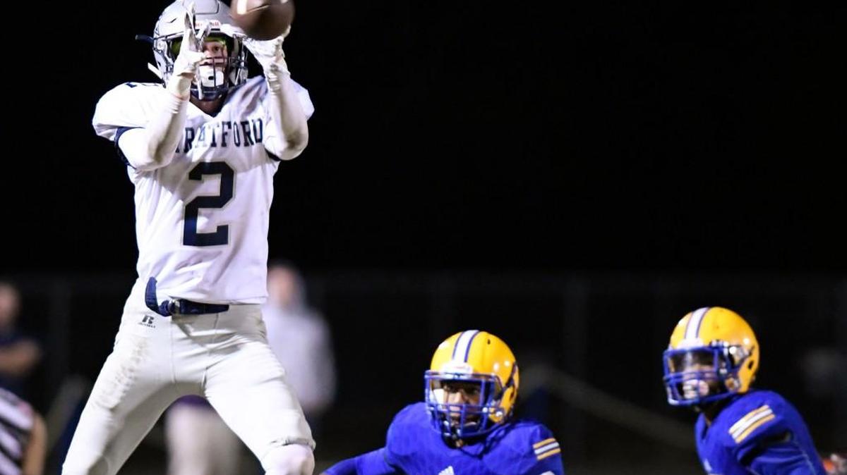 Stratford’s Nathan Hunt (2) hauls in a pass during their game against Tattnall on Oct. 27.