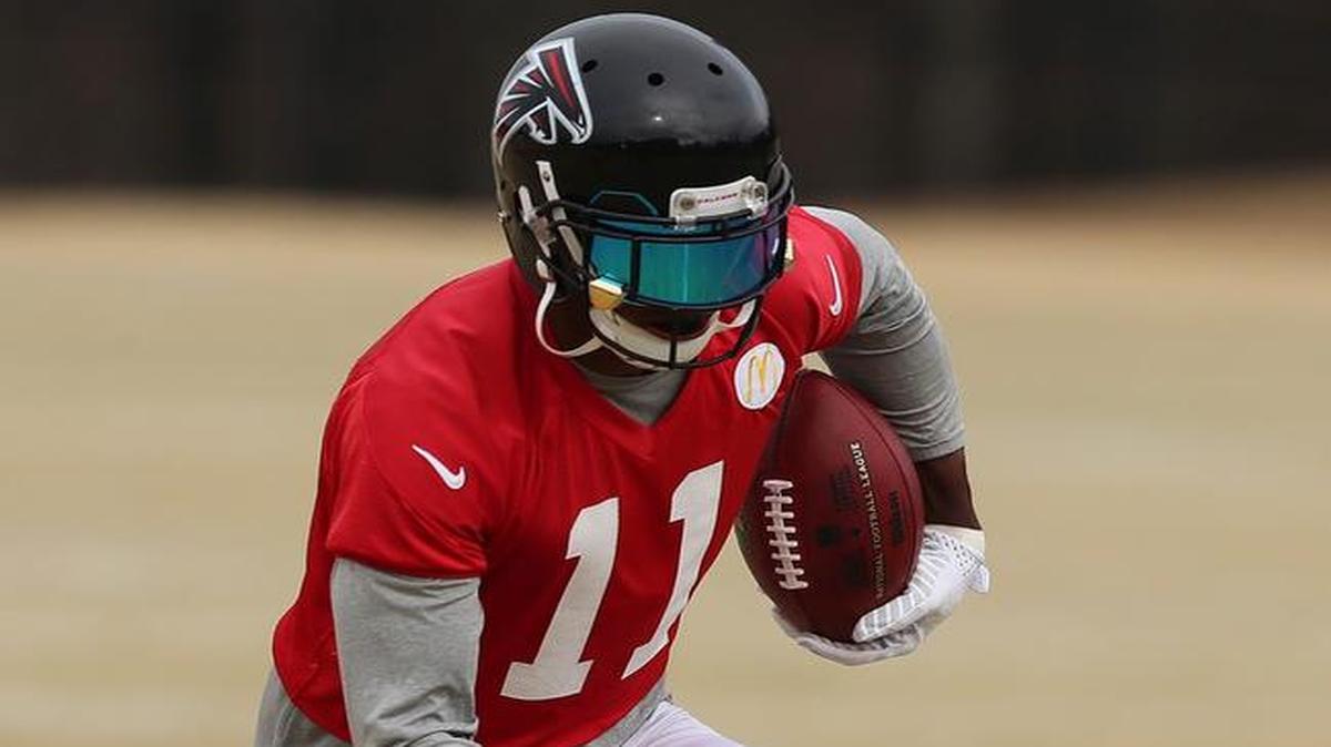 Atlanta wide receiver Julio Jones and the Falcons lost in the regular season at Seattle.