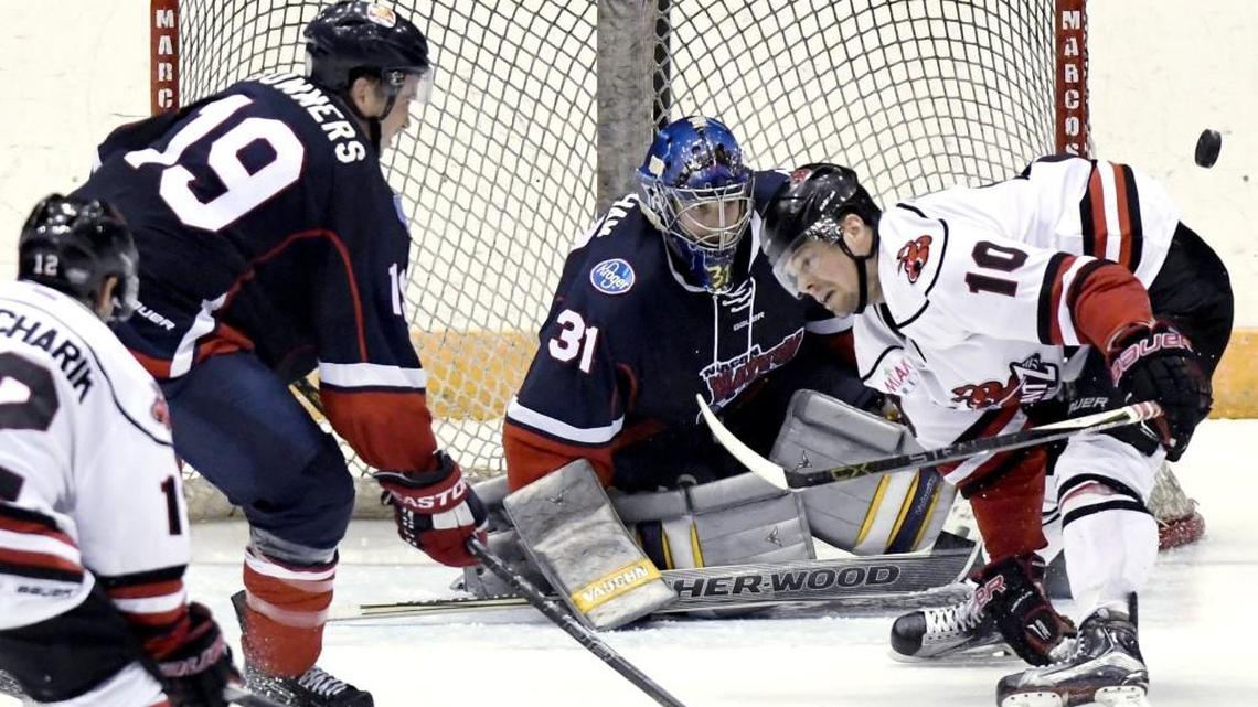 Defense spearheads Mayhem to pair of wins