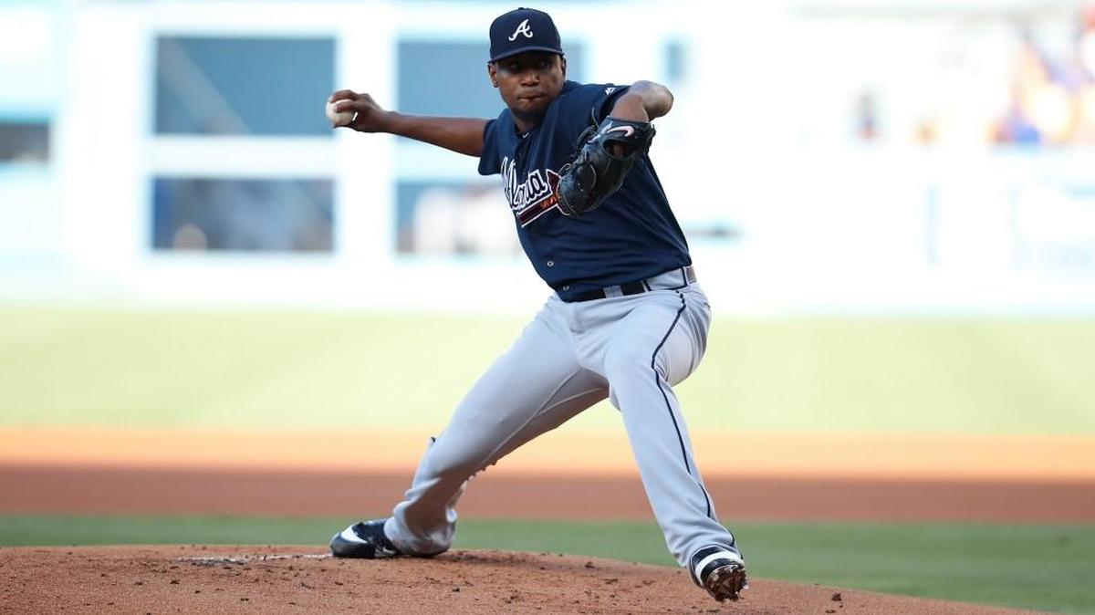 Atlanta Braves starting pitcher Julio Teheran pitches against the Los Angeles Dodgers during the first inning Saturday’s game.