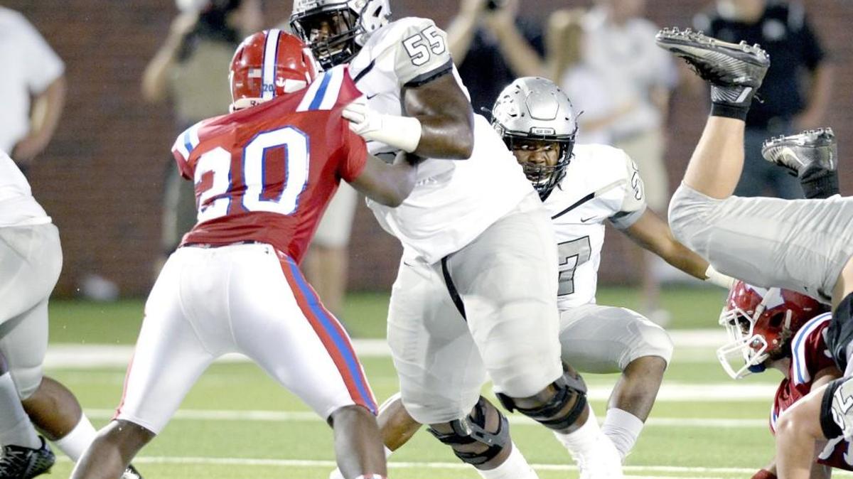 Houston County's Trey Hill (55) is entering his senior season with the Bears.