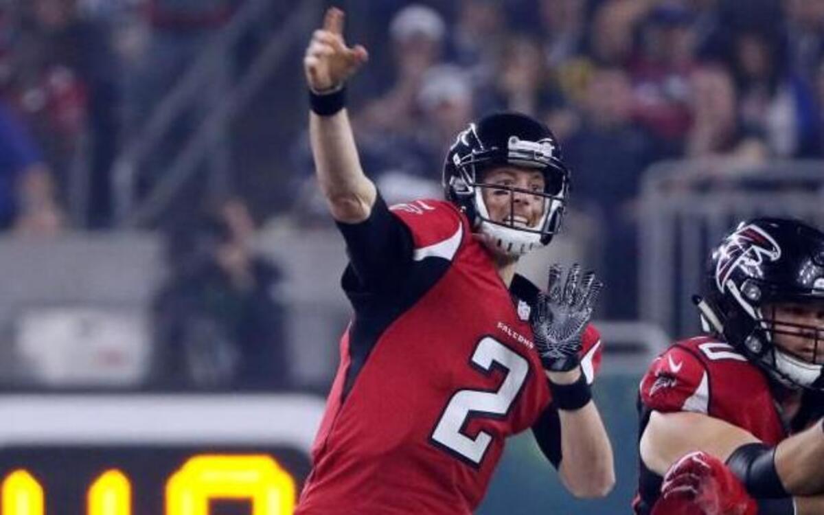 Atlanta Falcons quarterback Matt Ryan (2) passes in the fourth quarter as the Atlanta Falcons meet the New England Patriots in Super Bowl LI on Sunday, Feb. 5, 2017 at NRG Stadium in Houston, Texas.