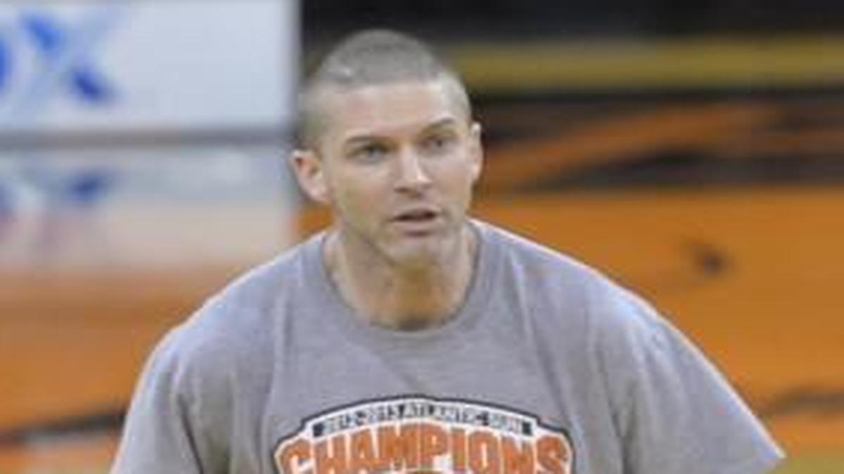 Doug Esleeck joined the Mercer program for the 2010-11 season. He was hired Tuesday as an assistant coach at UNC Wilmington.