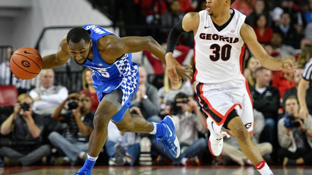 Georgia guard J.J. Frazier (30) and the Bulldogs face Tennessee in the first round of the SEC Tournament.
