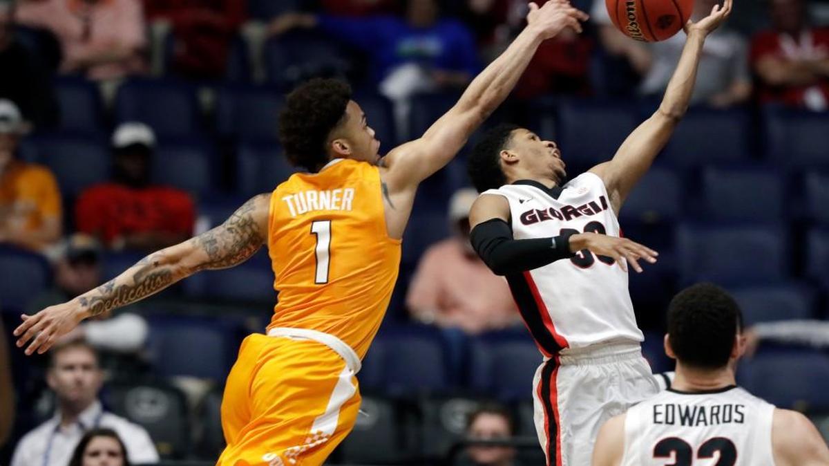 Georgia guard J.J. Frazier (30) and the Bulldogs will host Belmont on Wednesday in the first round of the NIT.