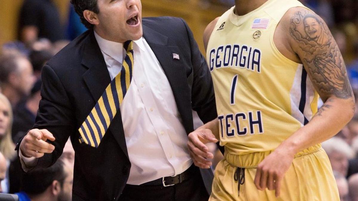 Georgia Tech head coach Josh Pastner shouts at Tadric Jackson (1) during the first half of the Yellow Jackets’ game Wednesday.