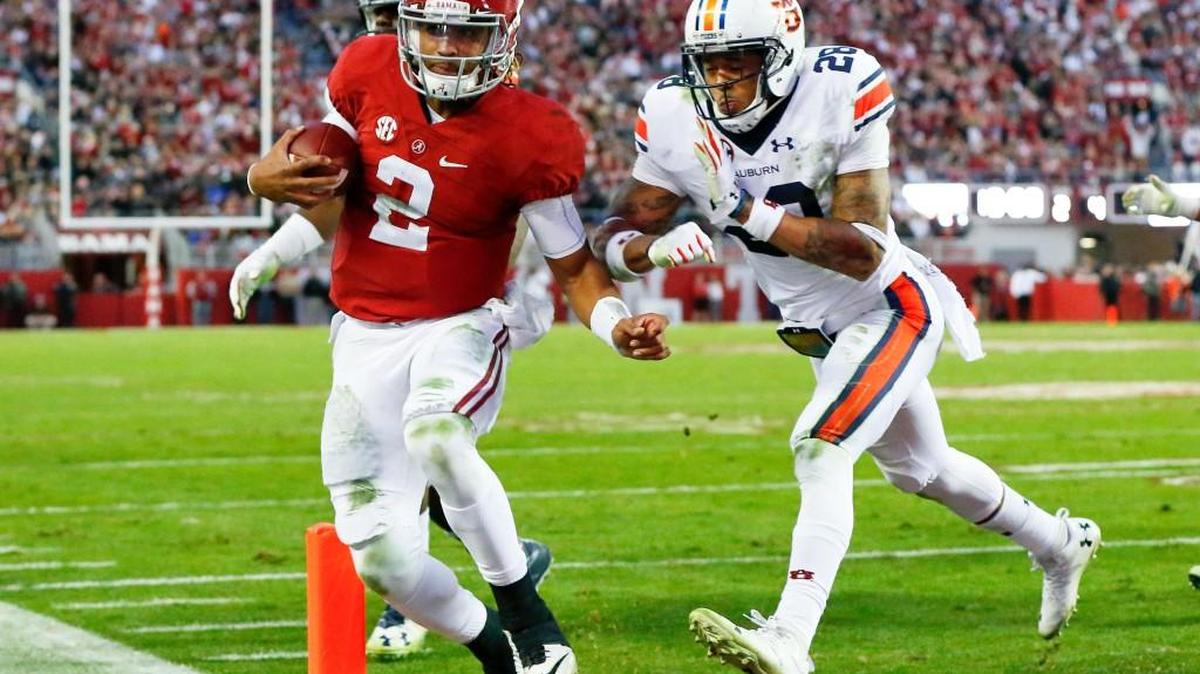 Alabama quarterback Jalen Hurts (2) and the Crimson Tide face Florida on Saturday in the SEC championship game.