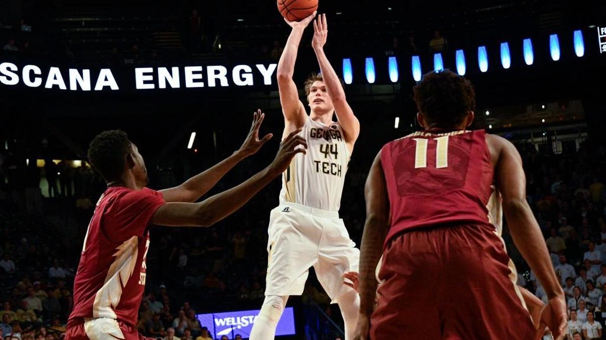 Georgia Tech center Ben Lammers, center, and the Yellow Jackets host Notre Dame on Saturday.