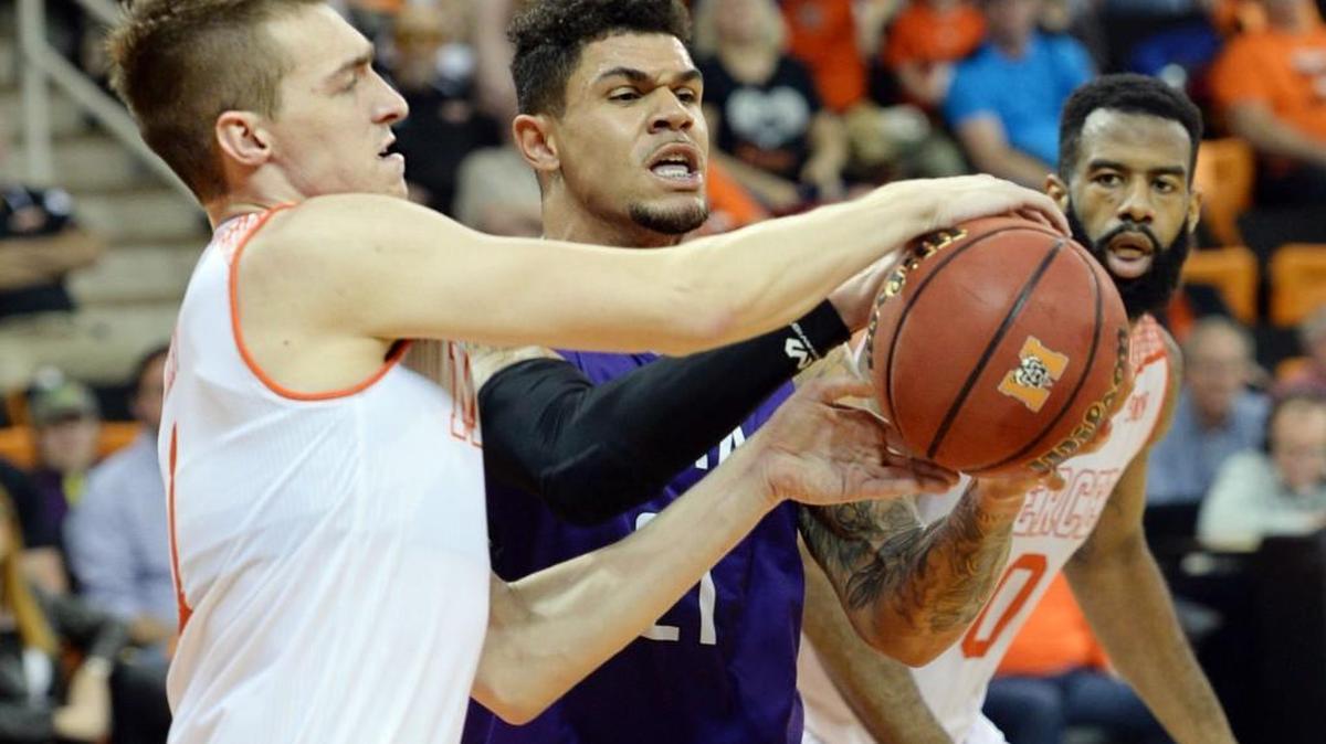 Cory Kilby, left, and the Mercer Bears host Wofford on Saturday.