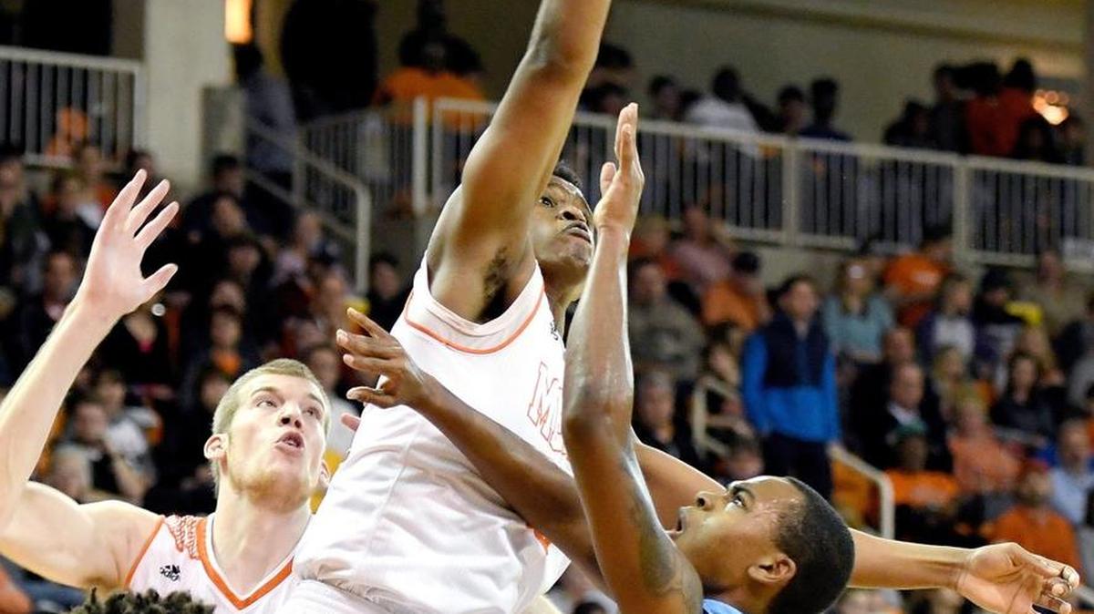 Mercer forward Stephon Jelks (15) and the Bears travel to The Citadel on Saturday.