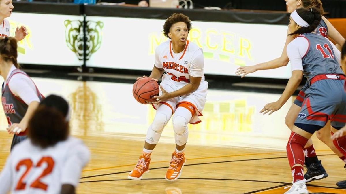 Junior Kahlia Lawrence scored 34 points against Florida Atlantic on Friday