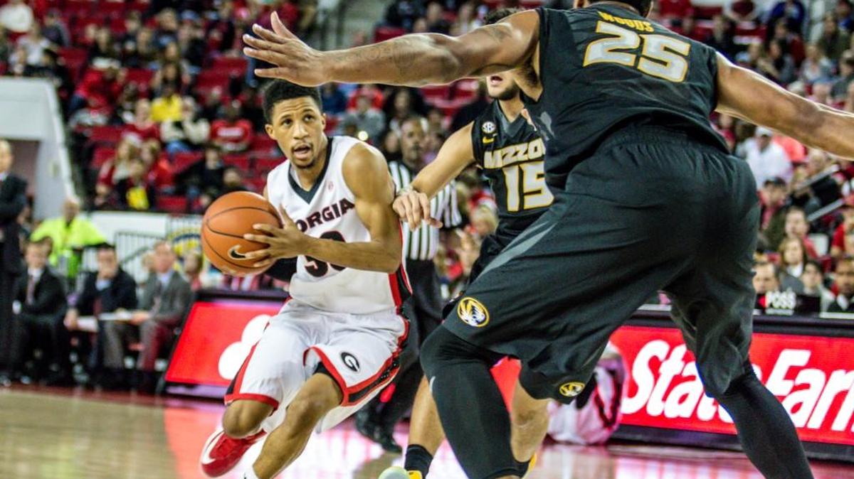 J.J. Frazier, left, and the Georgia Bulldogs travel to Mississippi on Wednesday.