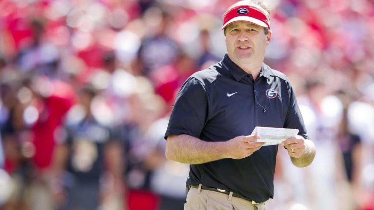 Georgia head coach Kirby Smart his team prior to the Bulldogs' G-Day spring game Saturday.