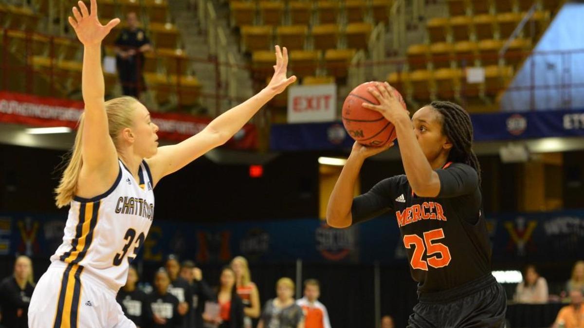 Mercer sophomore KeKe Calloway, right, had 25 points Saturday against Chattanooga.