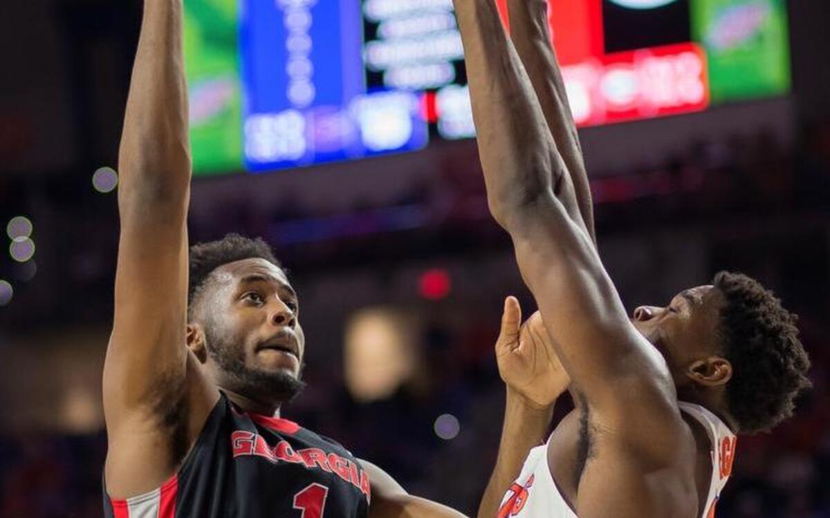 Georgia forward Yante Maten (1) and the Bulldogs are 4-2 in SEC play.