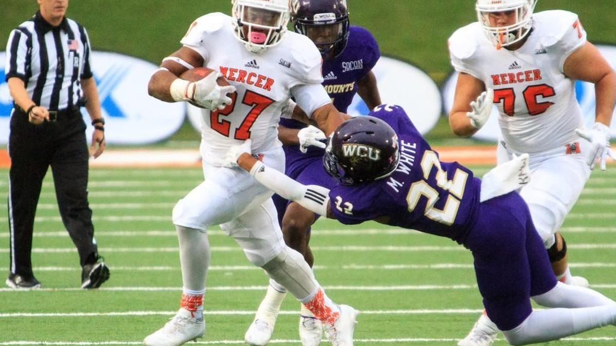 Mercer running back Alex Lakes (27).