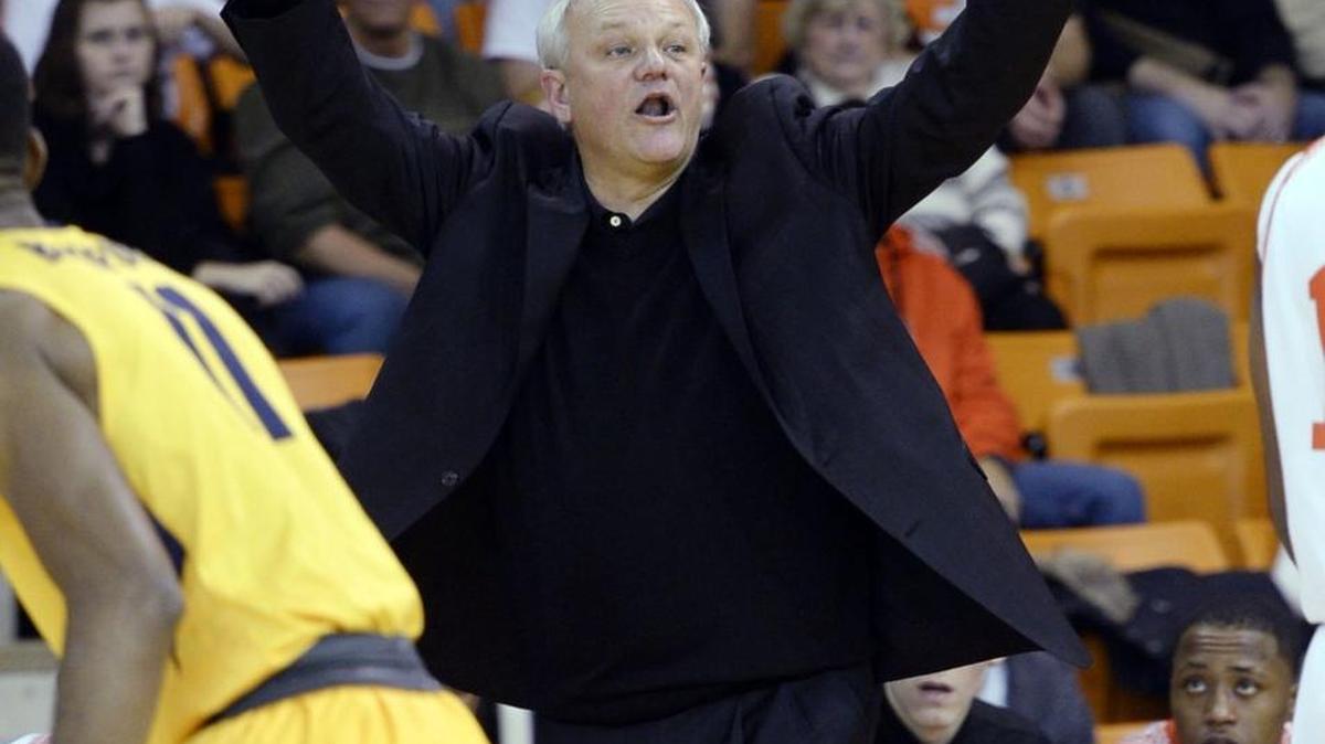 Head coach Bob Hoffman and the Mercer Bears host The Citadel on Saturday.
